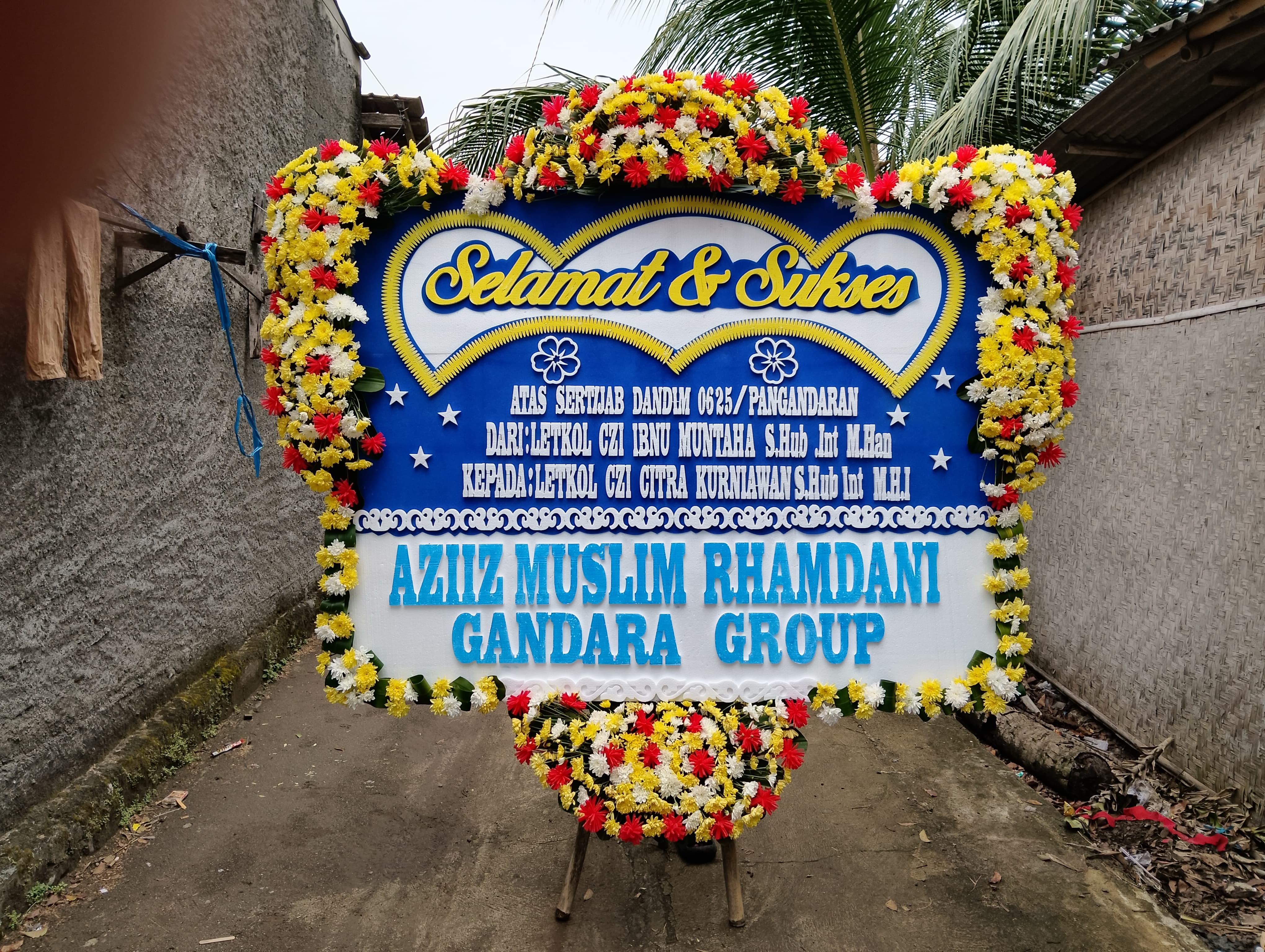 karangan bunga di pangandaran