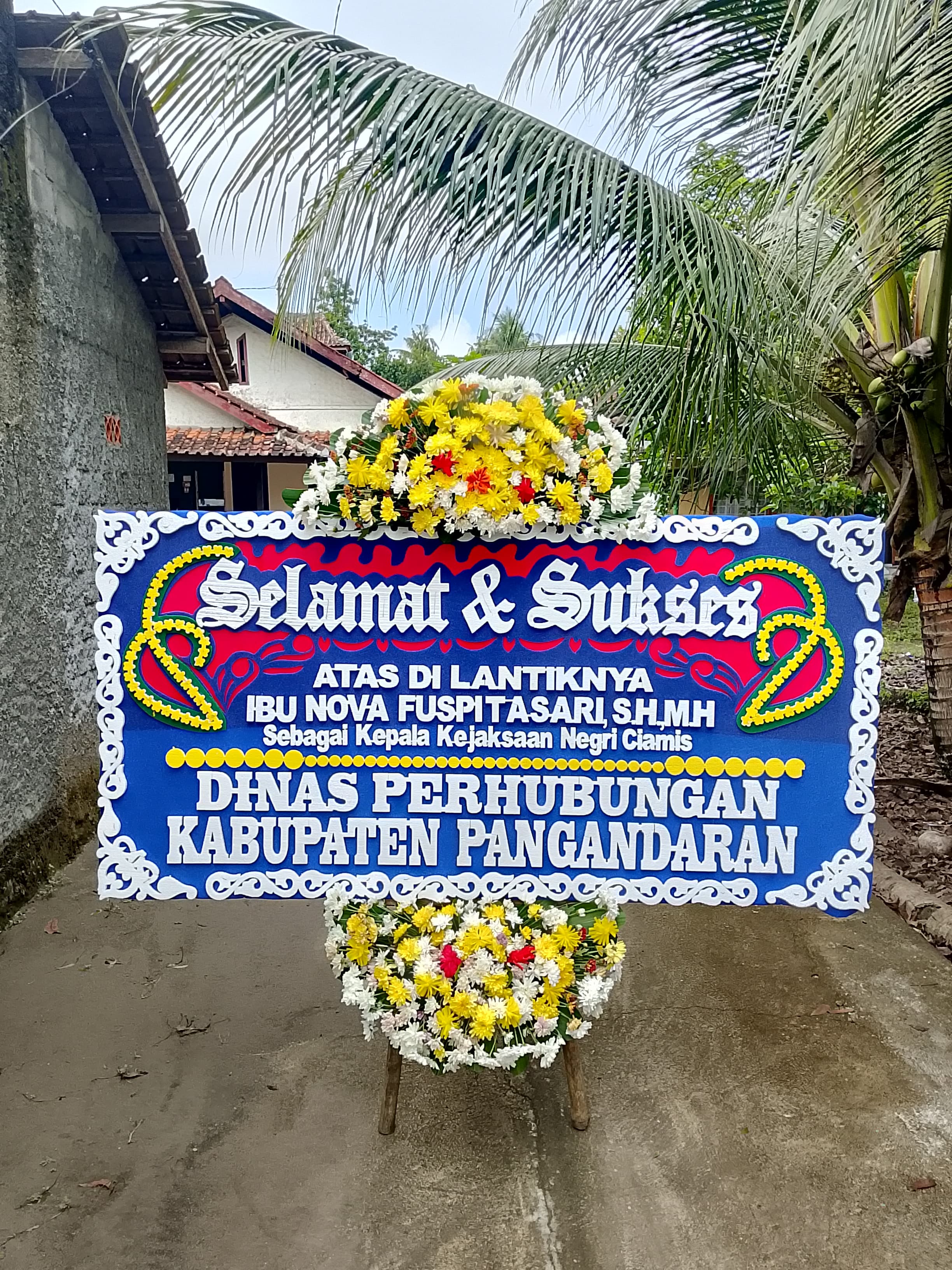 karangan bunga di pangandaran