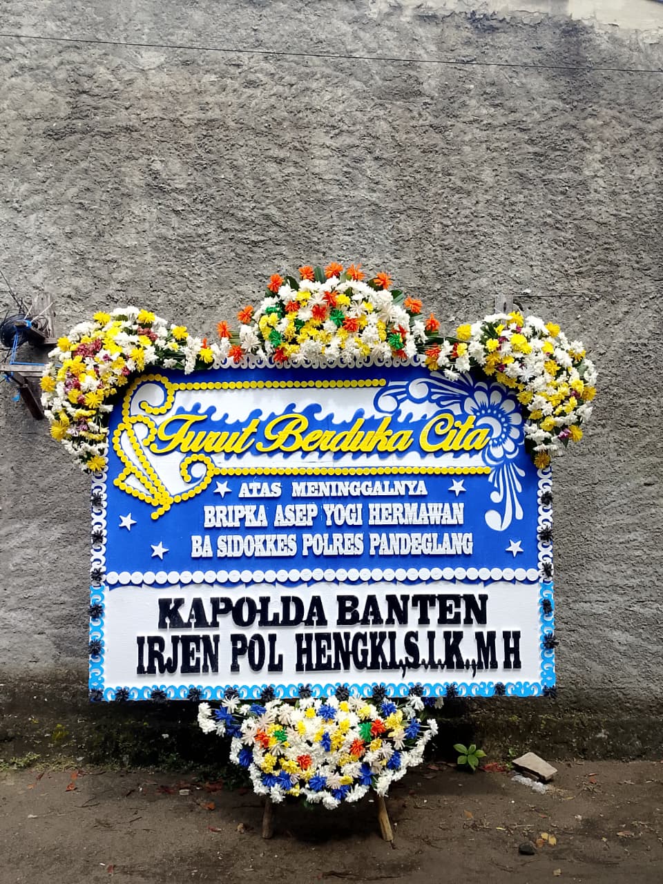 karangan bunga di pangandaran